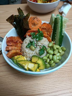 Poke bowl at KURUMI in Da Nang