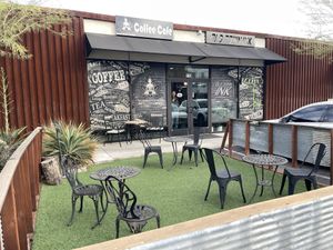 Year round outdoor seatingg  at Buddha's Brew in Mesa