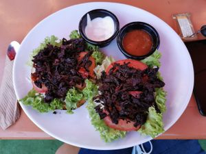 Tostadas de jamaica deliciosas. at BaoVegan in Cancun
