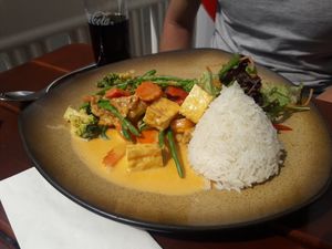 Curry Tofu at Comcha Vegan in Berlin
