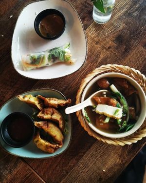 Dumplings well-fried, and the soup is the best dish at Comcha Vegan in Berlin