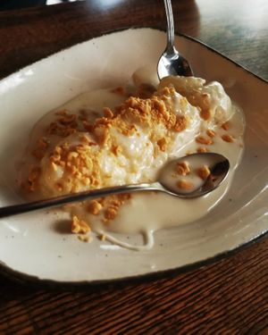 Sticky rice with mango at Comcha Vegan in Berlin