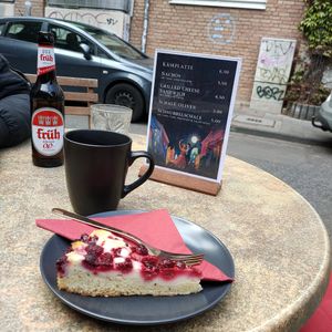 Vegan raspberry cheesecake at Urania Theater in Cologne