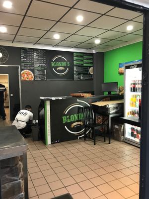 Inside - take away only at the moment (Corona) at Blondo's Pizza in Hamburg