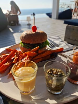 Vegan Burger with sweet potato fries at Bluerama in Koh Phangan