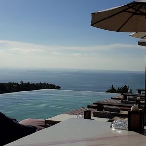 Infinity pool, free to use with any purchase at Bluerama in Koh Phangan