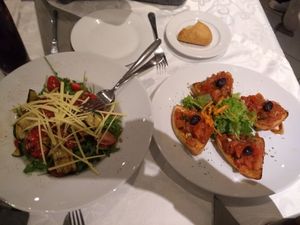 Antipasti vegetale und Bruschetta at Ristorante Da Martina in Rottweil