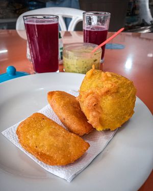 Sábados de fritanga 🇨🇴 (Vegan) 🌱 at Doña María in Cali