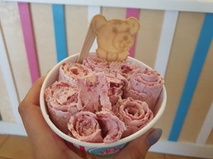 Close up strawberry banana ice cream at Ciepło Zimno by Lody Tajskie in Sanok