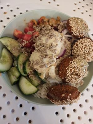 Mediterranean bowl at Tahina Bite in Budapest
