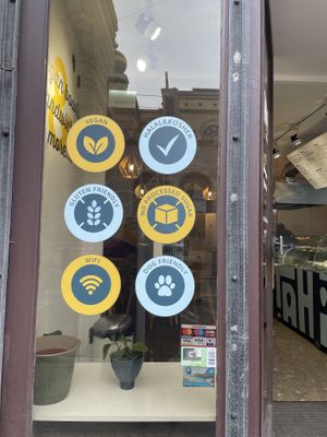 Why wouldn’t you want to go in????  #Veganuary at Tahina Bite in Budapest