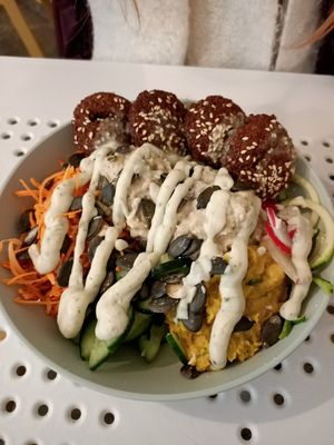 Go Green bowl at Tahina Bite in Budapest