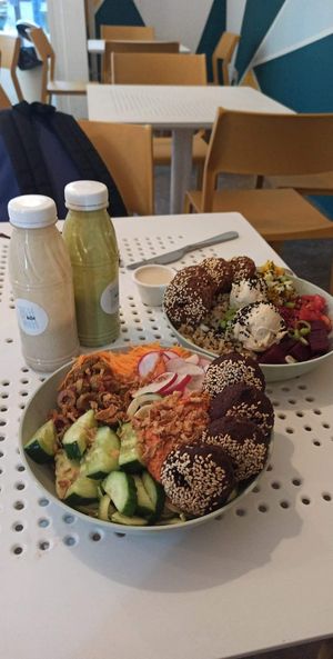  at Tahina Bite in Budapest