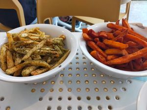Zatar fries and sweet potato fries at Tahina Bite in Budapest