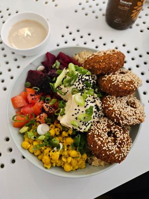 Got the superfood bowl and it was amazing! I uausally dont go for this type of food but it was super tasty so I will eat here again 100% at Tahina Bite in Budapest
