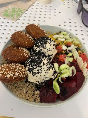 Super Bowl  at Tahina Bite in Budapest