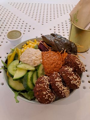 Huge portion, healthy lunch at Tahina Bite in Budapest