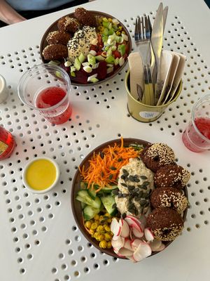 Superfood bowl and Go Green bowl at Tahina Bite in Budapest