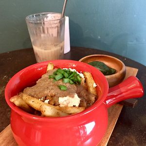 Poutine and maple latte at Chez Valerie 셰 발레리 in Seoul