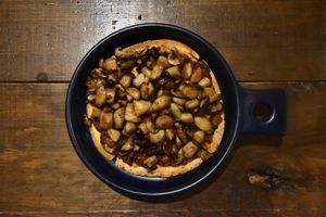 Champignon pizza! For mushroom fans! ☺️🍄  at Chez Valerie 셰 발레리 in Seoul