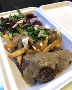 Ragoût de boulettes holiday special 🧆 at Chez Valerie 셰 발레리 in Seoul