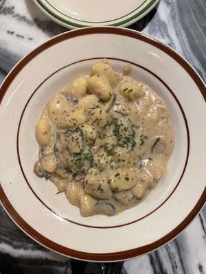 Vegan mushroom cream gnocchi made with homemade vegan cheese! 😮✨🌿 at Chez Valerie 셰 발레리 in Seoul