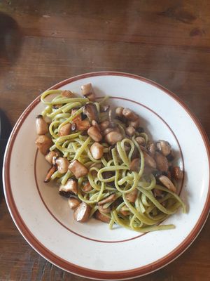 Champignon Spinach Linguini Pasta at Chez Valerie 셰 발레리 in Seoul