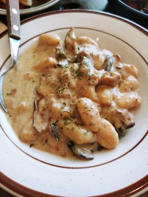 Champignon cream sauce gnocchi at Chez Valerie 셰 발레리 in Seoul