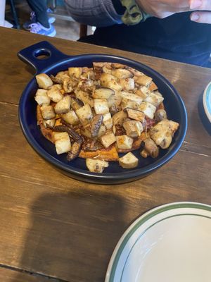 Champignon pizza at Chez Valerie 셰 발레리 in Seoul