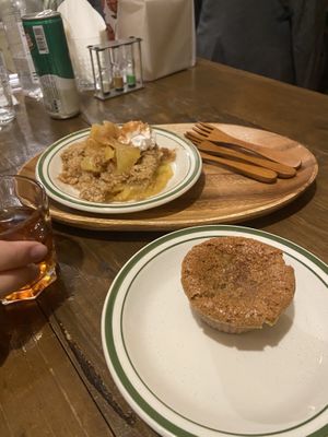 Apple crumble and maple pie  at Chez Valerie 셰 발레리 in Seoul