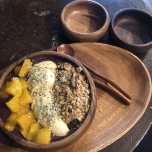 Smoothie bowl at Chez Valerie 셰 발레리 in Seoul