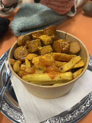 Vegan Berliner Currywurst  at Dönermeister - Neubaugürtel in Vienna