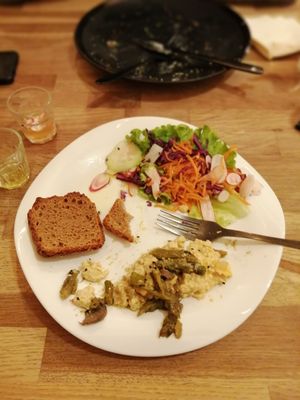 Assiette adaptée à mes allergies, et quand même très savoureuse et roborative ! at La Plume Végétale in Aix-en-provence