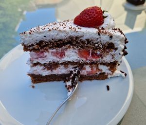 Schwarzwälder-Erdbeer-Torte at Geyer-Schloss Reinsbronn in Creglingen