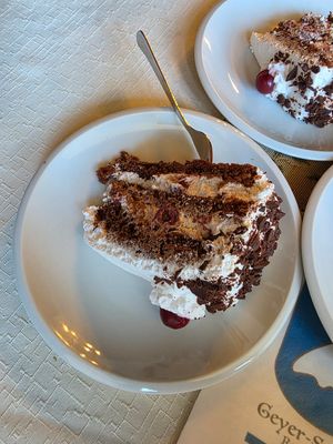 Schwarzwälder Kirschtorte at Geyer-Schloss Reinsbronn in Creglingen