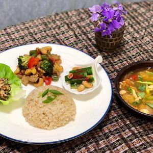 Thai Lunch Set 
-Vegan Tom Yum Soup
-Mushroom Larb Lettuce Wrap w/ Cucumber Peanut Salad 
-Vegan Thai Cashew Nut Stir Fry & side of Brown Rice at Momma Noodles - Pop Up in Zushi