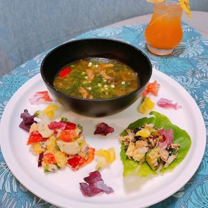 Polynesian Lū'au Dinner Set

-Sweet Potato Salad
-Vegan Jackfruit & Avocado Poke 
-Hawaiian Ginger “Chik’n” Stew
 at Momma Noodles - Pop Up in Zushi