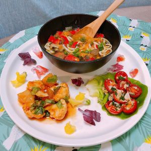 Polynesian Lū'au Lunch Set

-Lomi Tomato Salad w/ Macadamia Nuts
-Pan-Roasted Huli Huli Cauliflower Bites
-Vegan Longrice Soup at Momma Noodles - Pop Up in Zushi