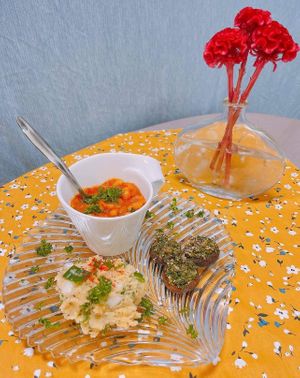 1st Year Anniversary Party Tapas Set

-Stuffed Mushrooms w/ Herbs & Garlic
-Andalusian-Style Potatoes 
-Spanish Fabada Bean Stew at Momma Noodles - Pop Up in Zushi