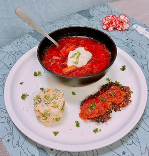 Russian Lunch Set

-Hearty Vegan Borscht Soup
-Buckwheat Griddle Patties topped w/ savory Red Pepper Gravy
-Vegan Russian Olivier Potato Salad at Momma Noodles - Pop Up in Zushi