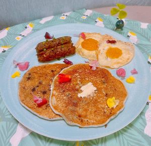 All Day Breakfast Set

-Vegan Blueberry Pancakes topped w/ organic maple syrup 
-Fried Vegan Eggs
-Vegan Sausage Links
 at Momma Noodles - Pop Up in Zushi