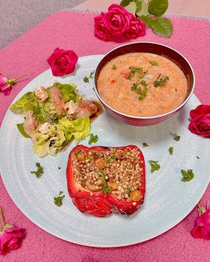 Valentine's Day Lunch Set

-Stuffed Red Peppers w/ Buckwheat, Chickpeas & Green Olives
-Romaine Salad w/ Figs and Vegan Feta Cheese
-Vegan Lobster Bisque  at Momma Noodles - Pop Up in Zushi