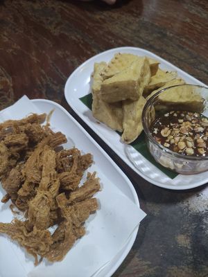 'chicken' and tofu at Orchid Spa in Koh Tao