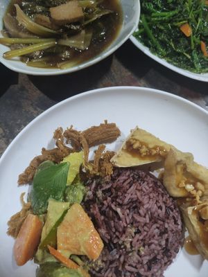 Different surprise dishes (420 THB total) at Orchid Spa in Koh Tao