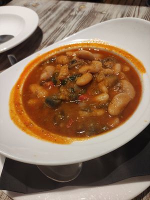 Fabada vegana at Sidrería Restaurante El Puerto in Llanes