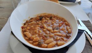 Fabada vegana at Sidrería Restaurante El Puerto in Llanes