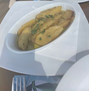 garlic and lemon potatoes   at Cool Peppers in Zakynthos