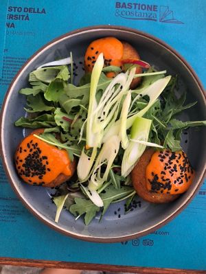 Polpette di verdure con ketchup di cipolla Borettana 🍀  at Bastione & Costanza in Cefalu