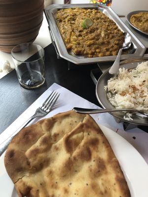 Naan en channa dal  at Jamuna in Leeuwarden