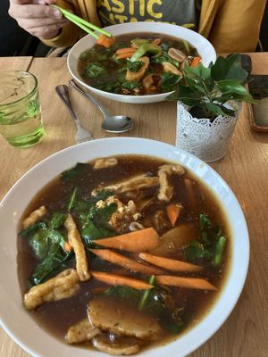 Lad Na (b14)  at Buja Vegetarien in Paris